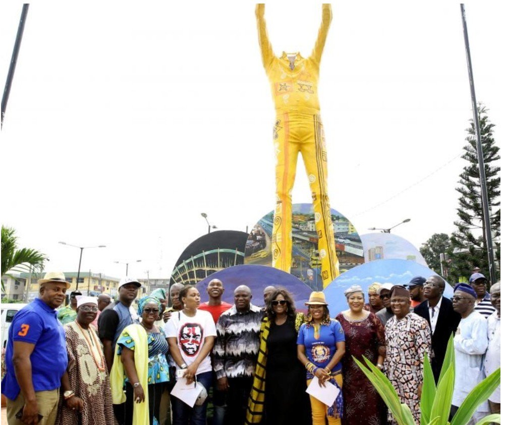 Fela statue